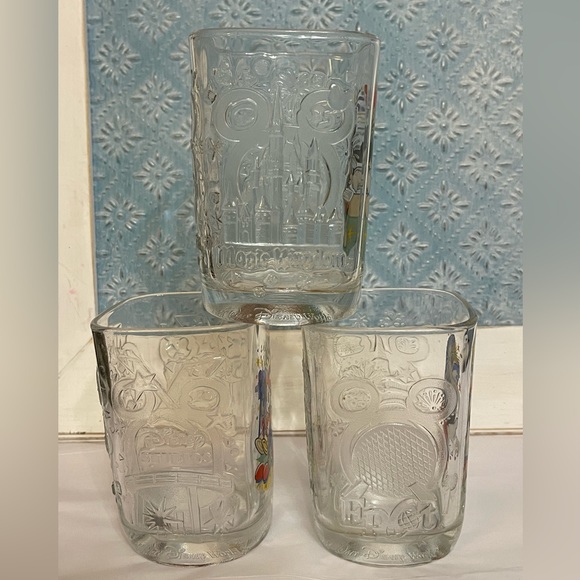 Vintage McDonald’s World 2000 Millennium Celebration Glasses set of 3 - Picture 9 of 17